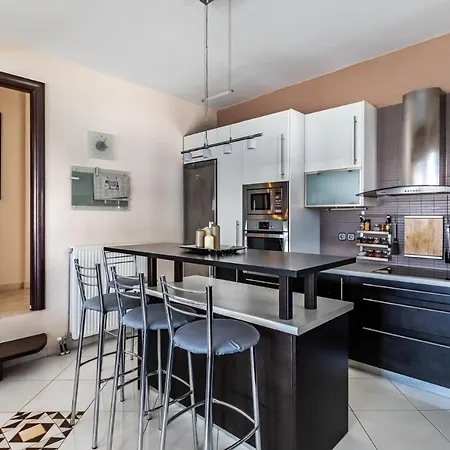 Appartamento Althea - Walk To Port & Town