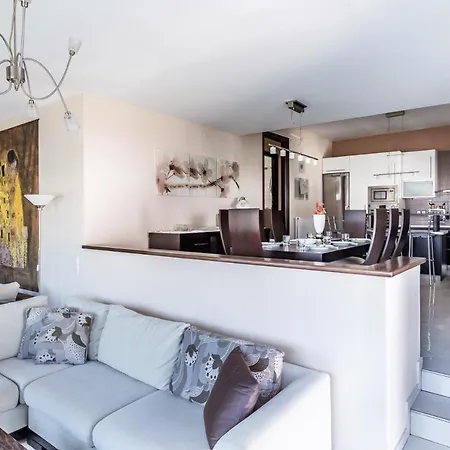 Appartamento Althea - Walk To Port & Town